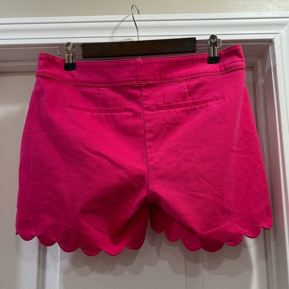 Isaac Mizrahi Hot Pink Scalloped Hem Shorts Size 6 - Picture 2 of 12